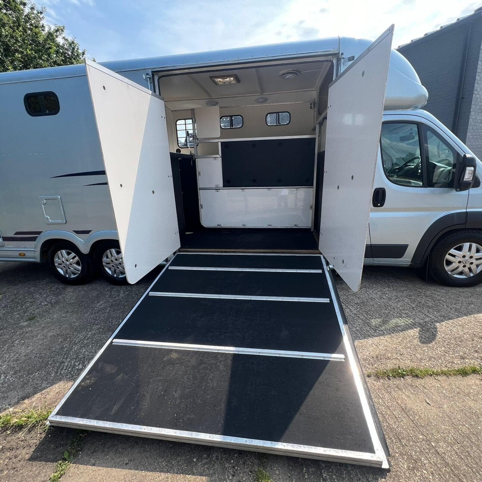 Peugeot Boxer 3.0 HDI Equi-Trek Tri Wheel 5 Tonne Double HorseBox With Day Room