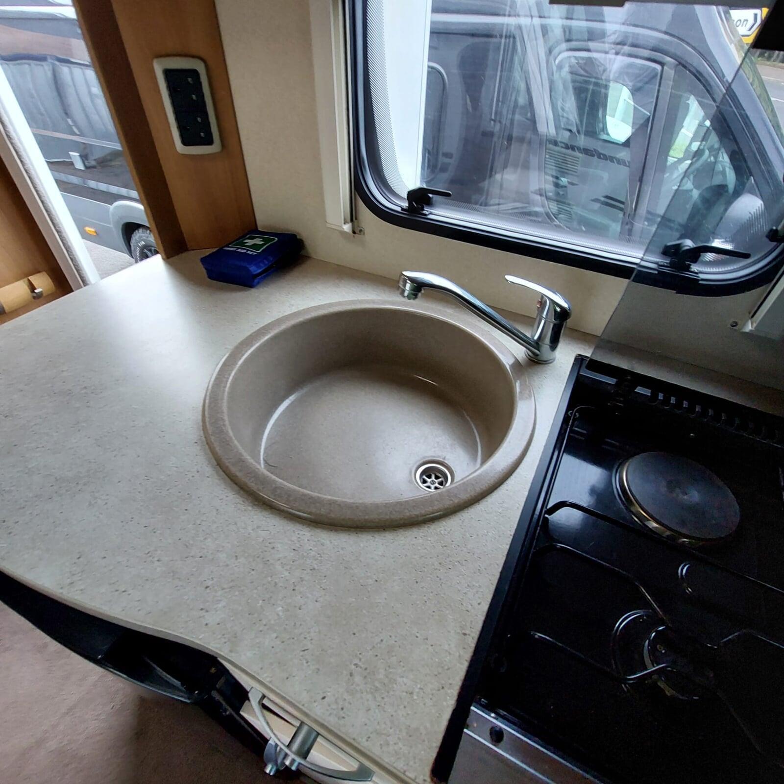 2010 Swift Sundance 630T  6-Berth 6-Belt Coach built Motorhome
