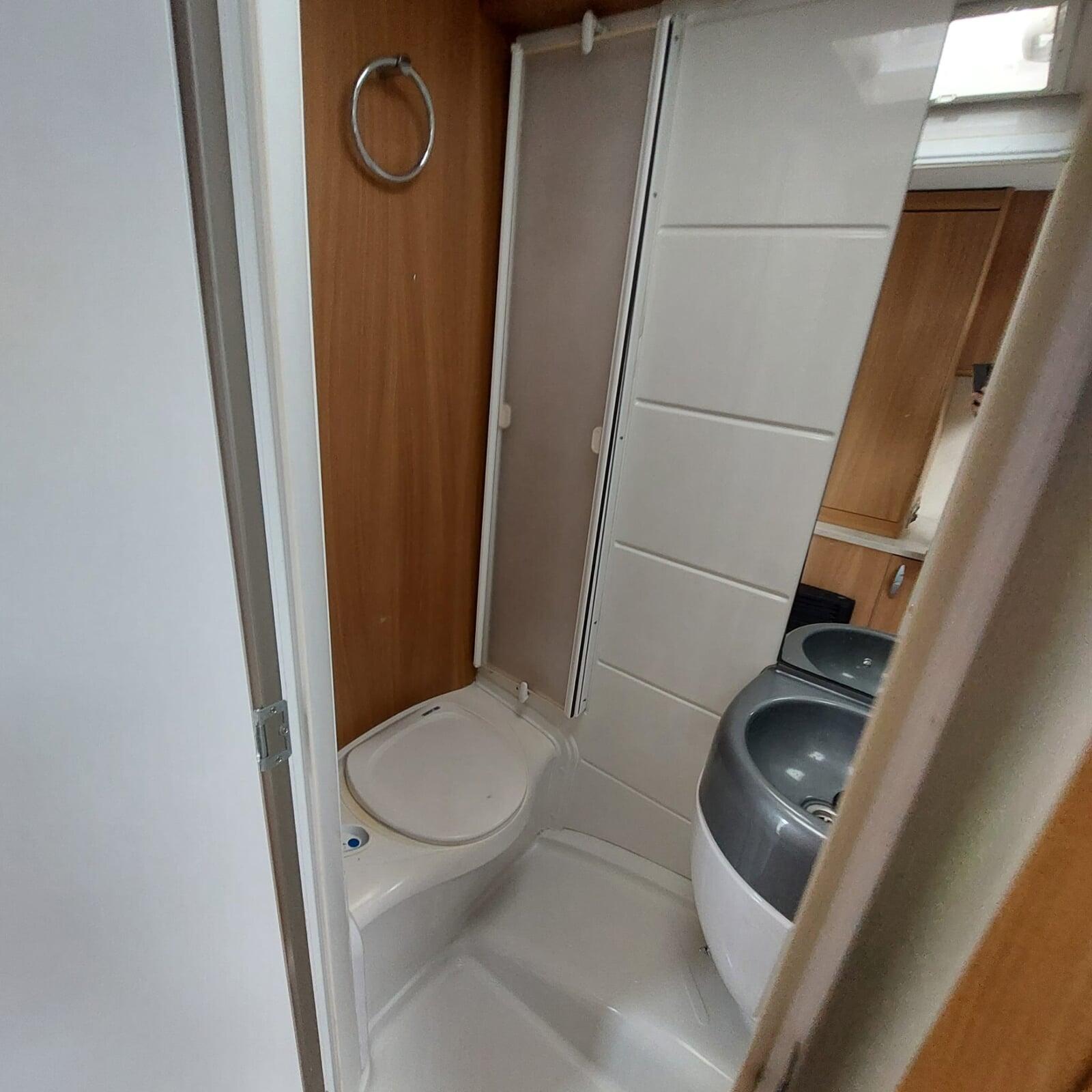 2010 Swift Sundance 630T  6-Berth 6-Belt Coach built Motorhome