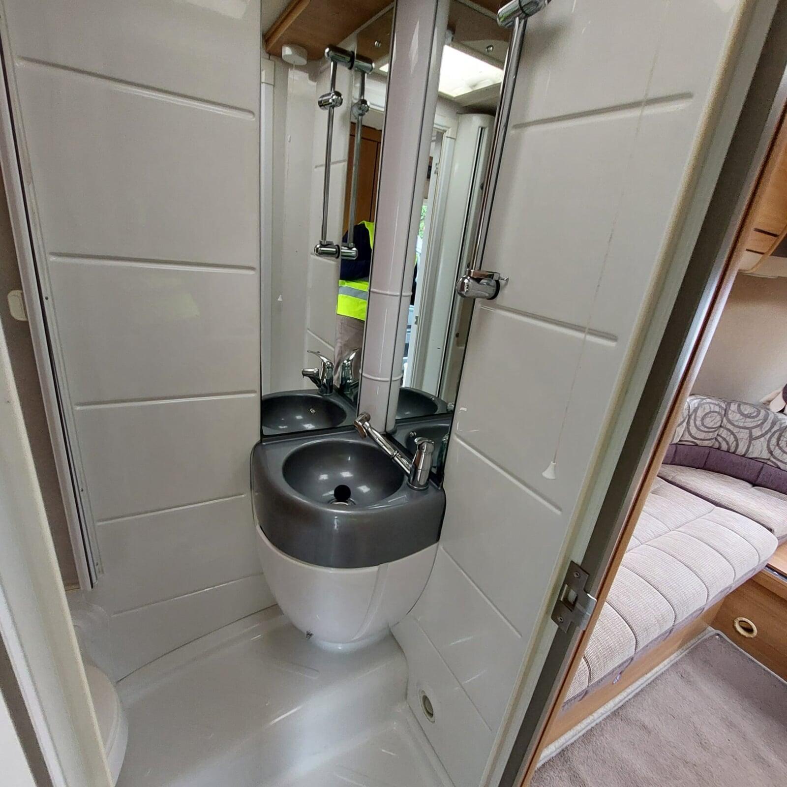 2010 Swift Sundance 630T  6-Berth 6-Belt Coach built Motorhome