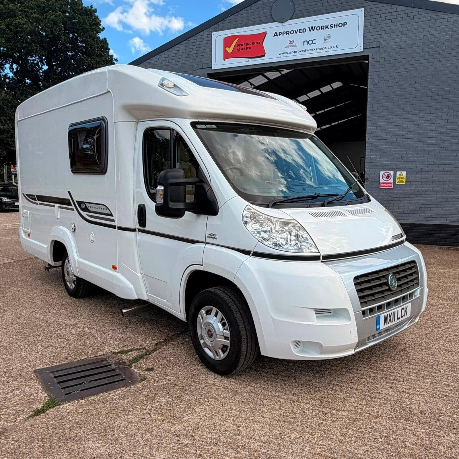 2011 BESSACARR E510 2 Berth 2 Belted Motorhome