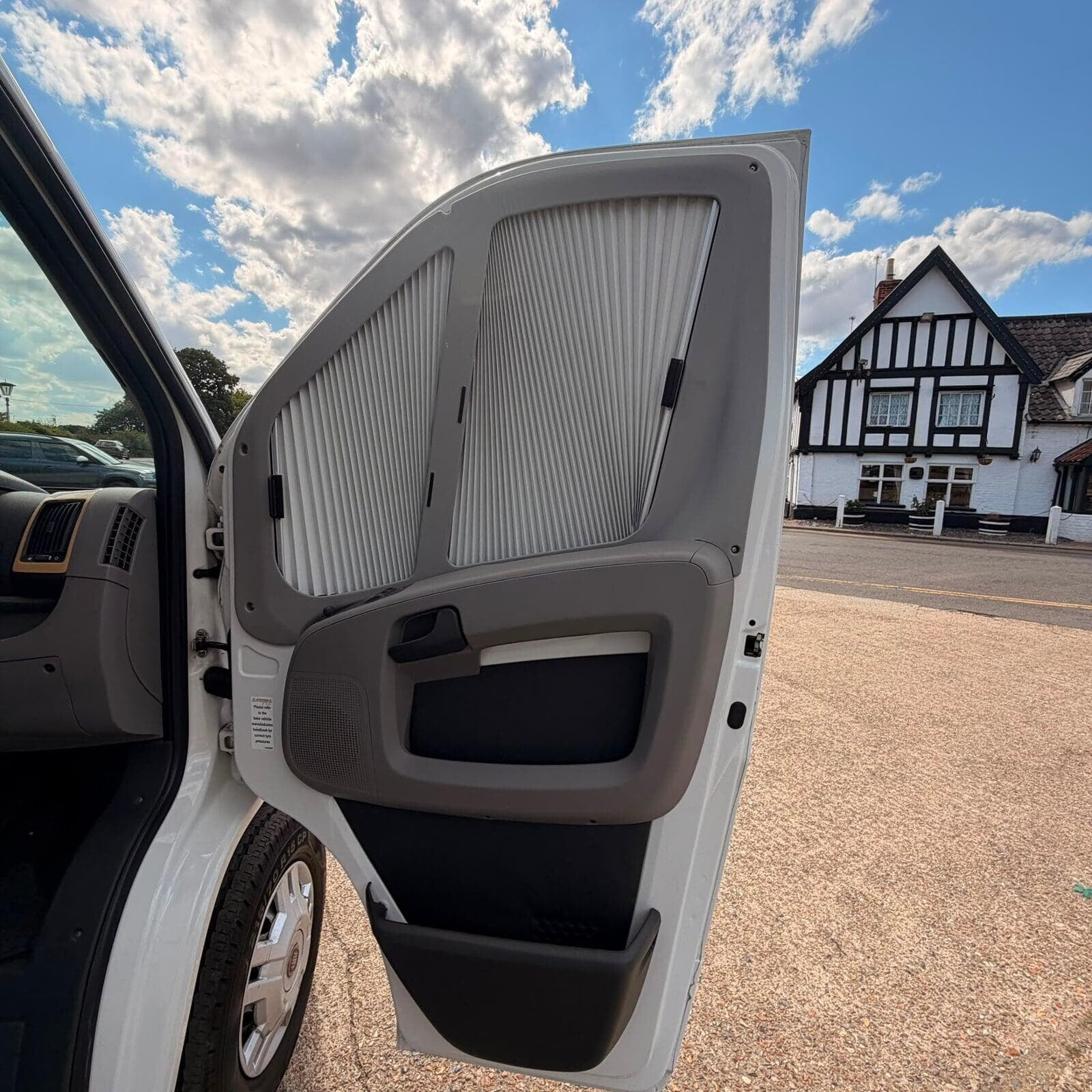 2011 BESSACARR E510 2 Berth 2 Belted Motorhome