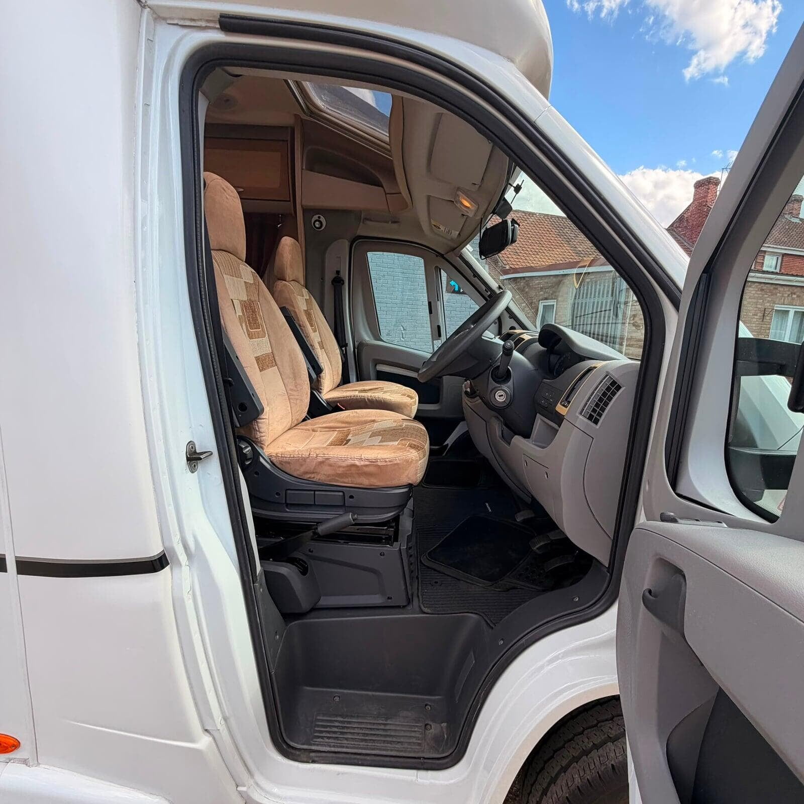 2011 BESSACARR E510 2 Berth 2 Belted Motorhome
