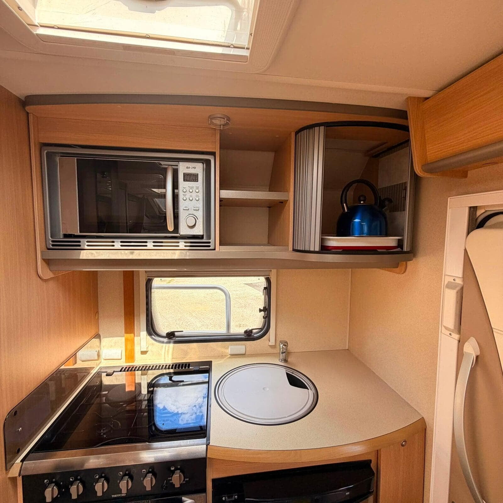 2011 BESSACARR E510 2 Berth 2 Belted Motorhome