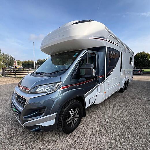 2016 Auto Trail Comanche Tri Axle 6 berth 6 belted Motorhome