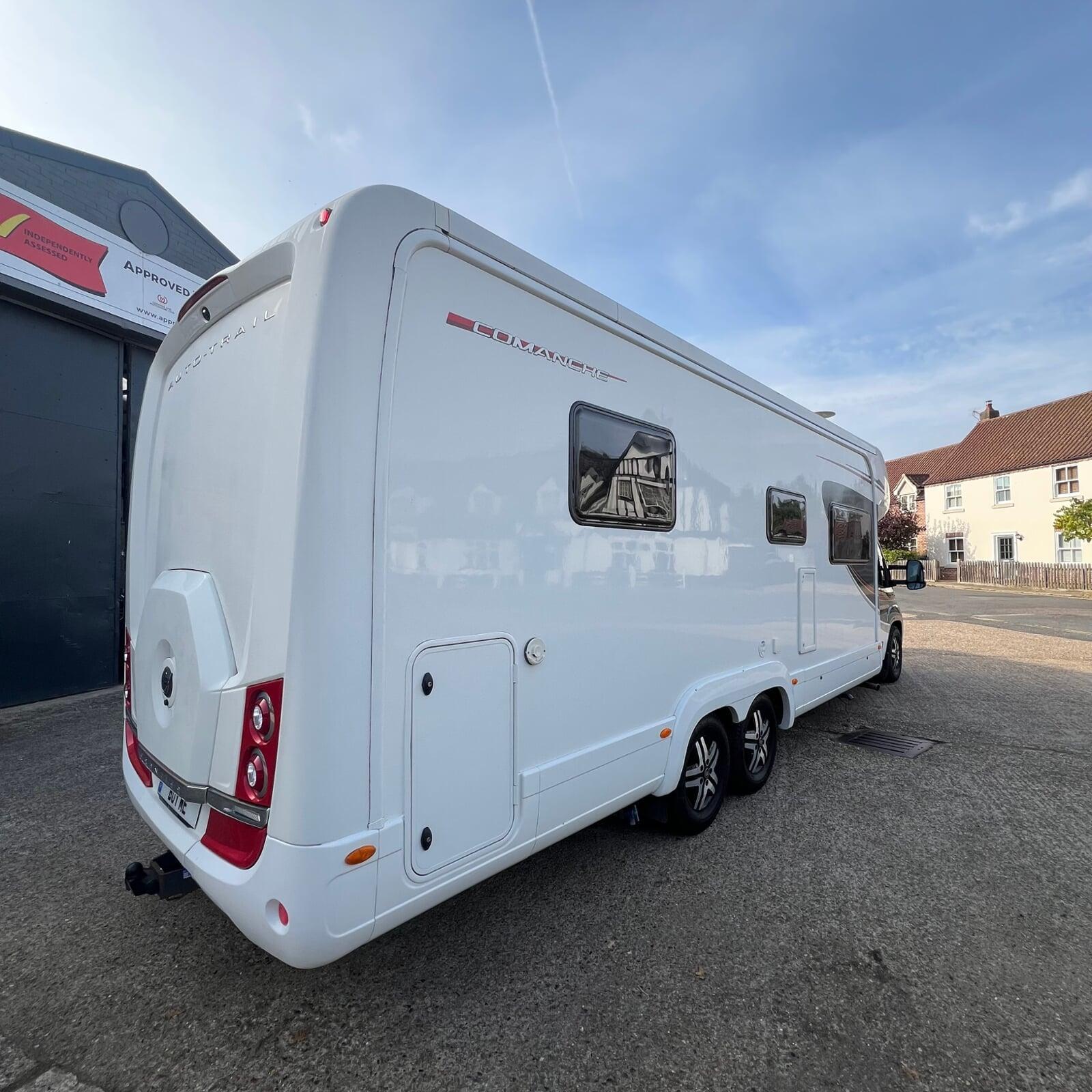 2016 Auto Trail Comanche Tri Axle 6 berth 6 belted Motorhome