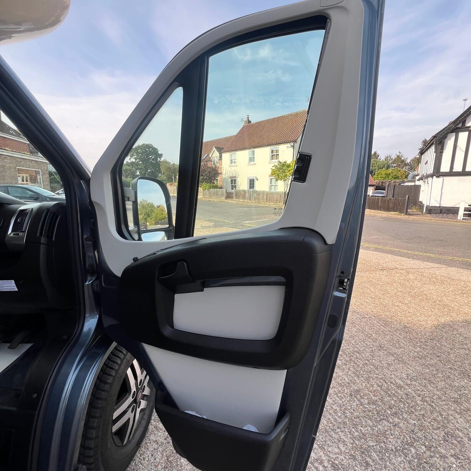 2016 Auto Trail Comanche Tri Axle 6 berth 6 belted Motorhome