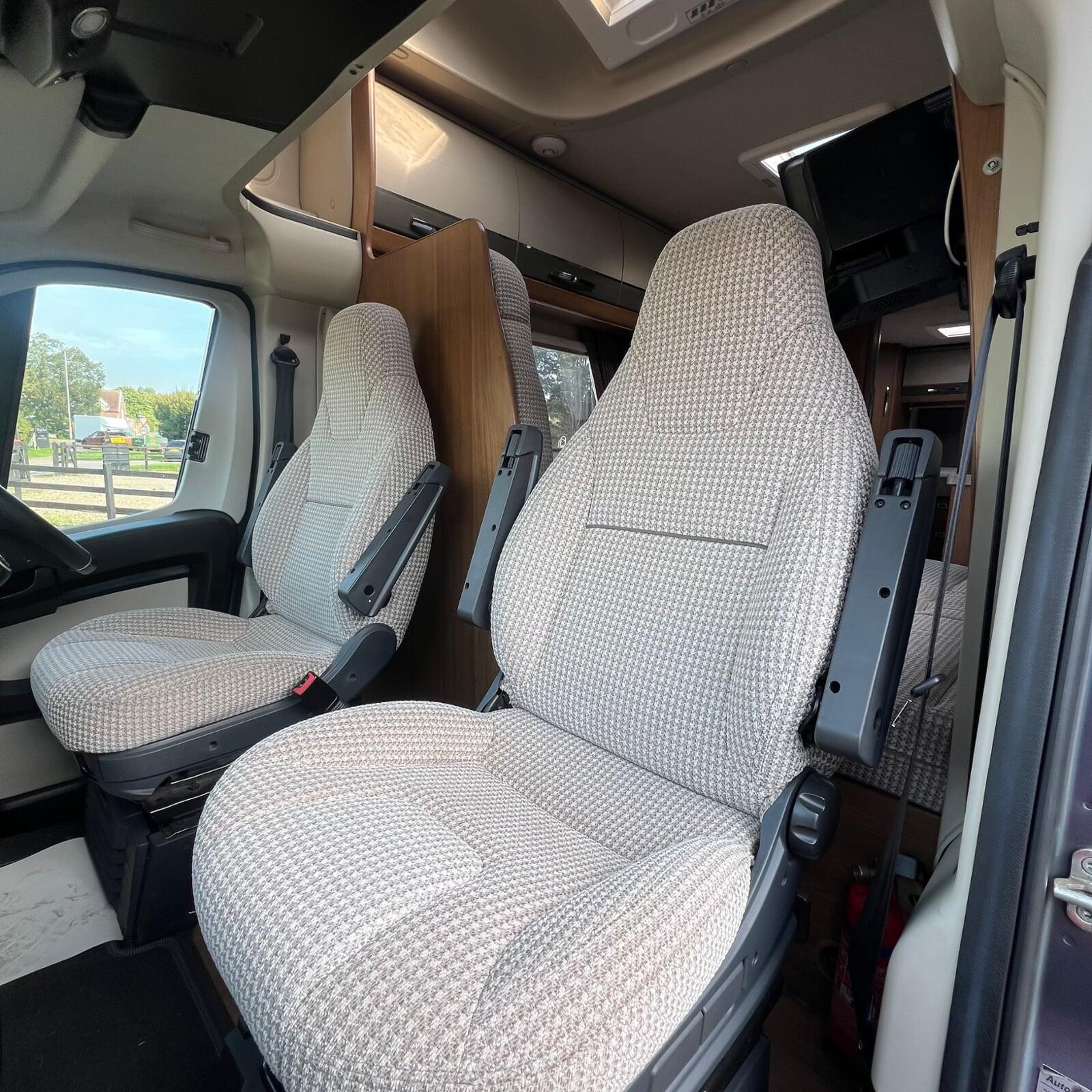 2016 Auto Trail Comanche Tri Axle 6 berth 6 belted Motorhome