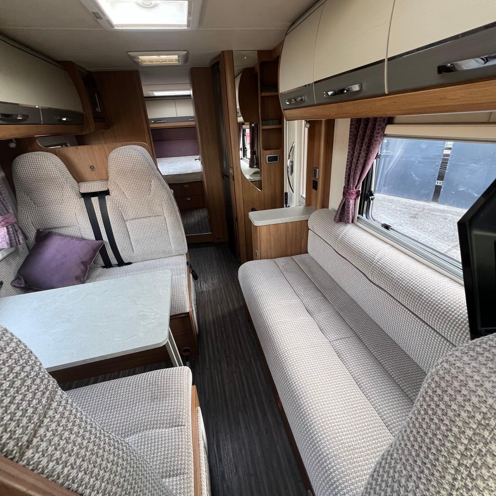 2016 Auto Trail Comanche Tri Axle 6 berth 6 belted Motorhome