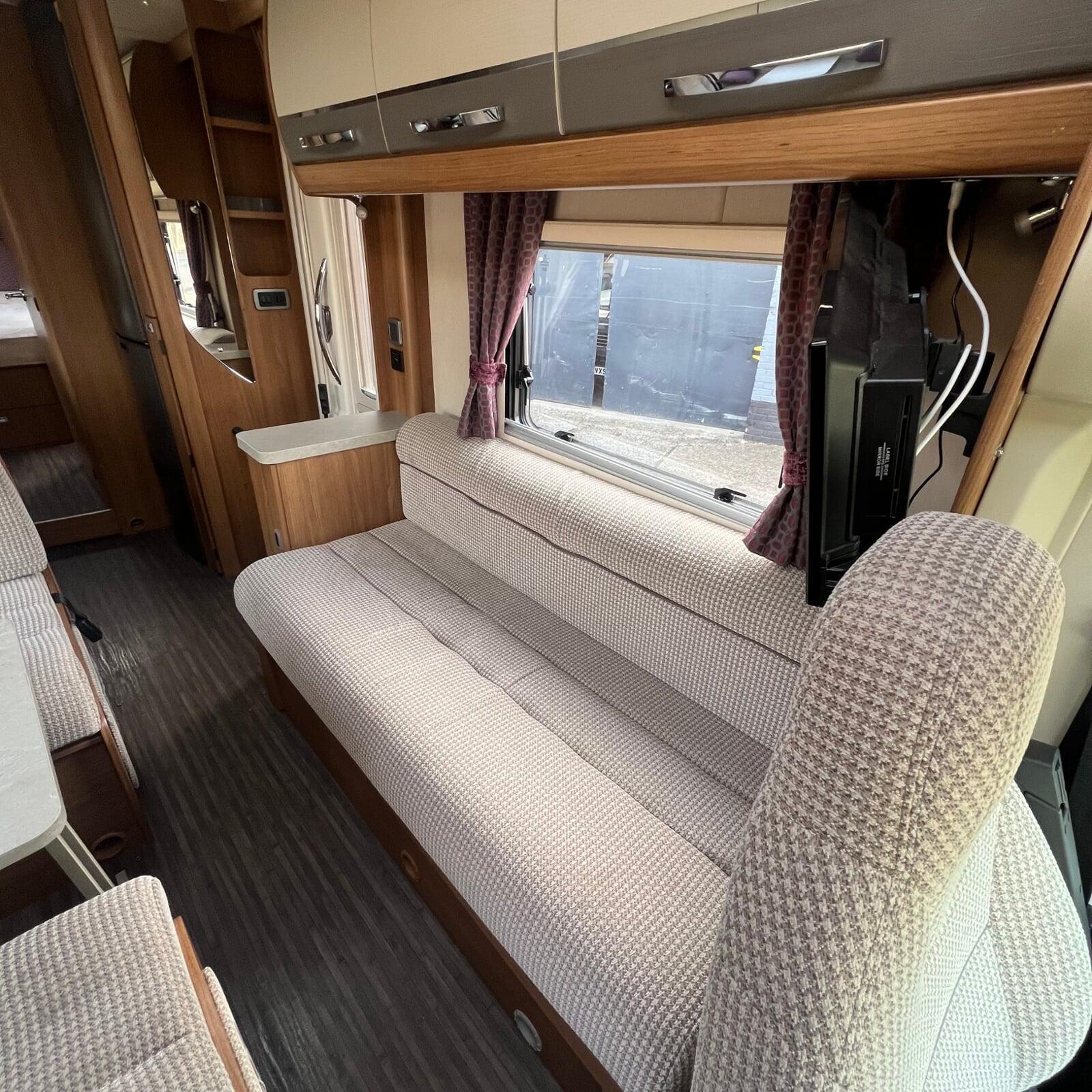 2016 Auto Trail Comanche Tri Axle 6 berth 6 belted Motorhome