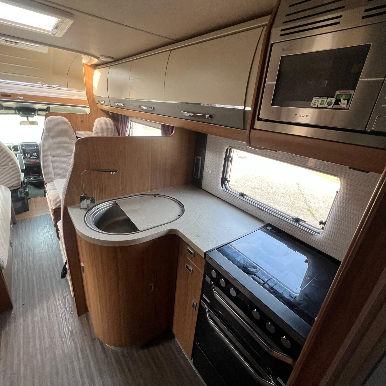2016 Auto Trail Comanche Tri Axle 6 berth 6 belted Motorhome