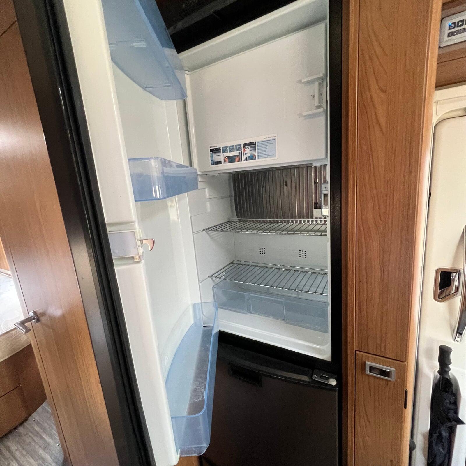 2016 Auto Trail Comanche Tri Axle 6 berth 6 belted Motorhome