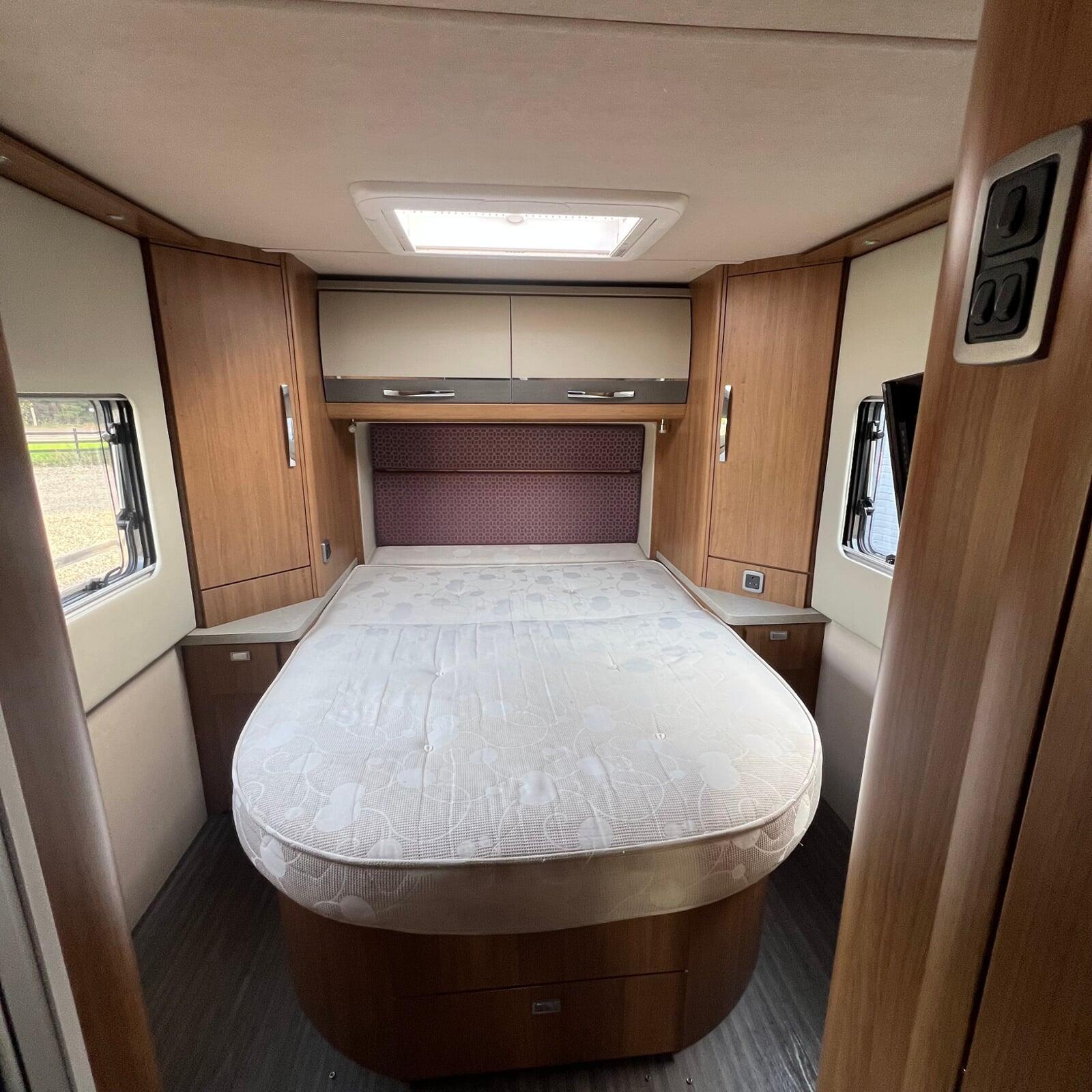 2016 Auto Trail Comanche Tri Axle 6 berth 6 belted Motorhome
