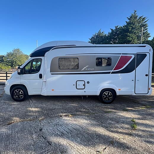 2017 BURSTNER IXEO IT 680 G 4 Berth Coach Built Motorhome