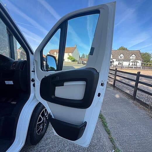 2017 BURSTNER IXEO IT 680 G 4 Berth Coach Built Motorhome