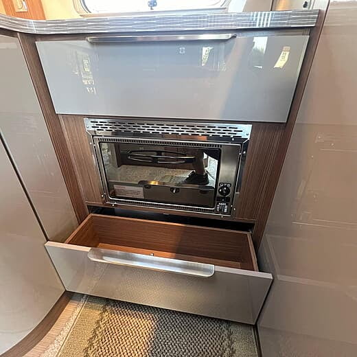 2017 BURSTNER IXEO IT 680 G 4 Berth Coach Built Motorhome