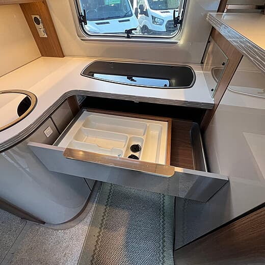 2017 BURSTNER IXEO IT 680 G 4 Berth Coach Built Motorhome