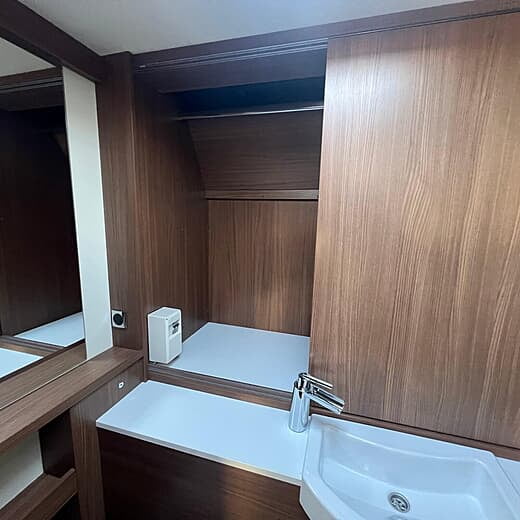 2017 BURSTNER IXEO IT 680 G 4 Berth Coach Built Motorhome