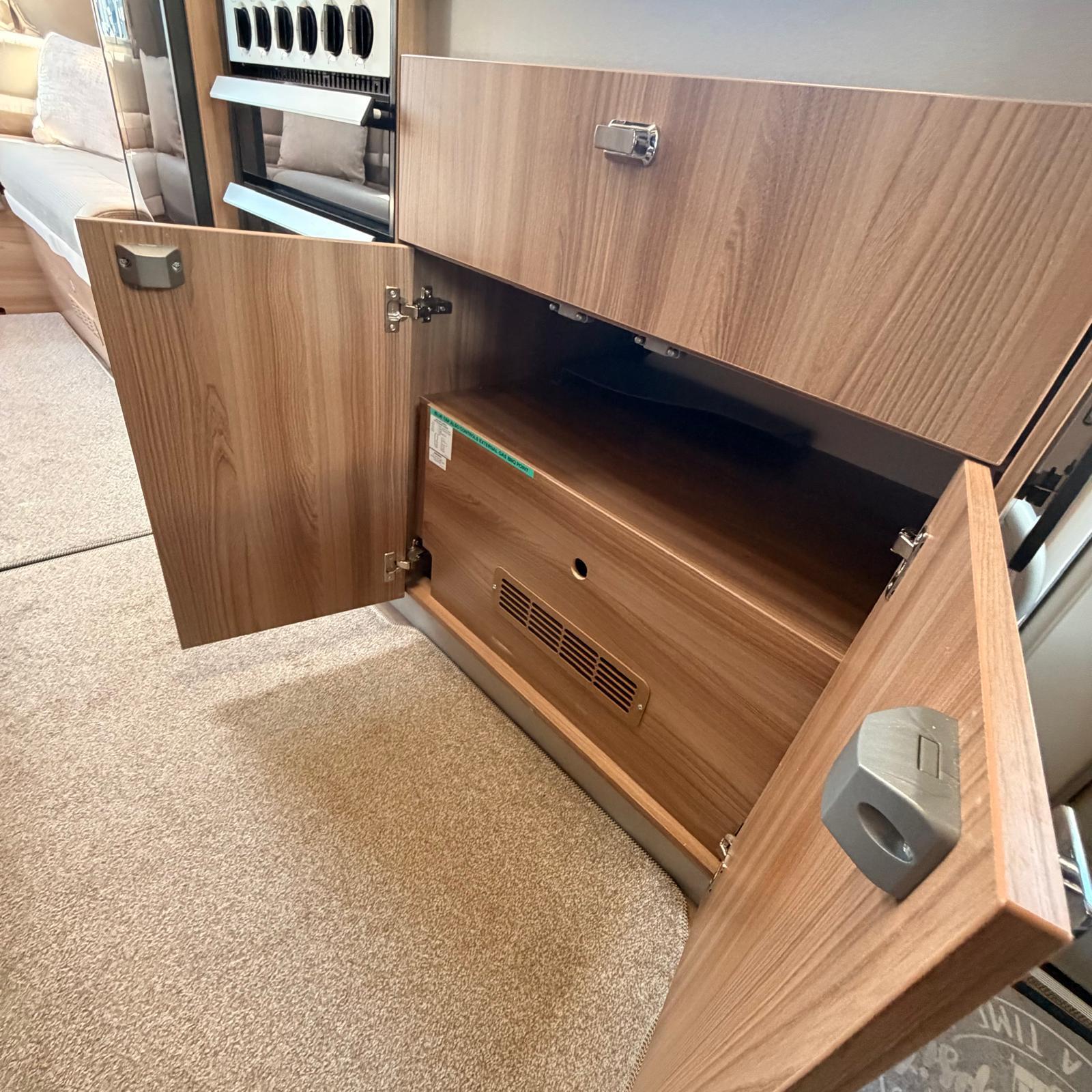 2018 Swift Bessacarr 596 6 berth 6 belted Automatic