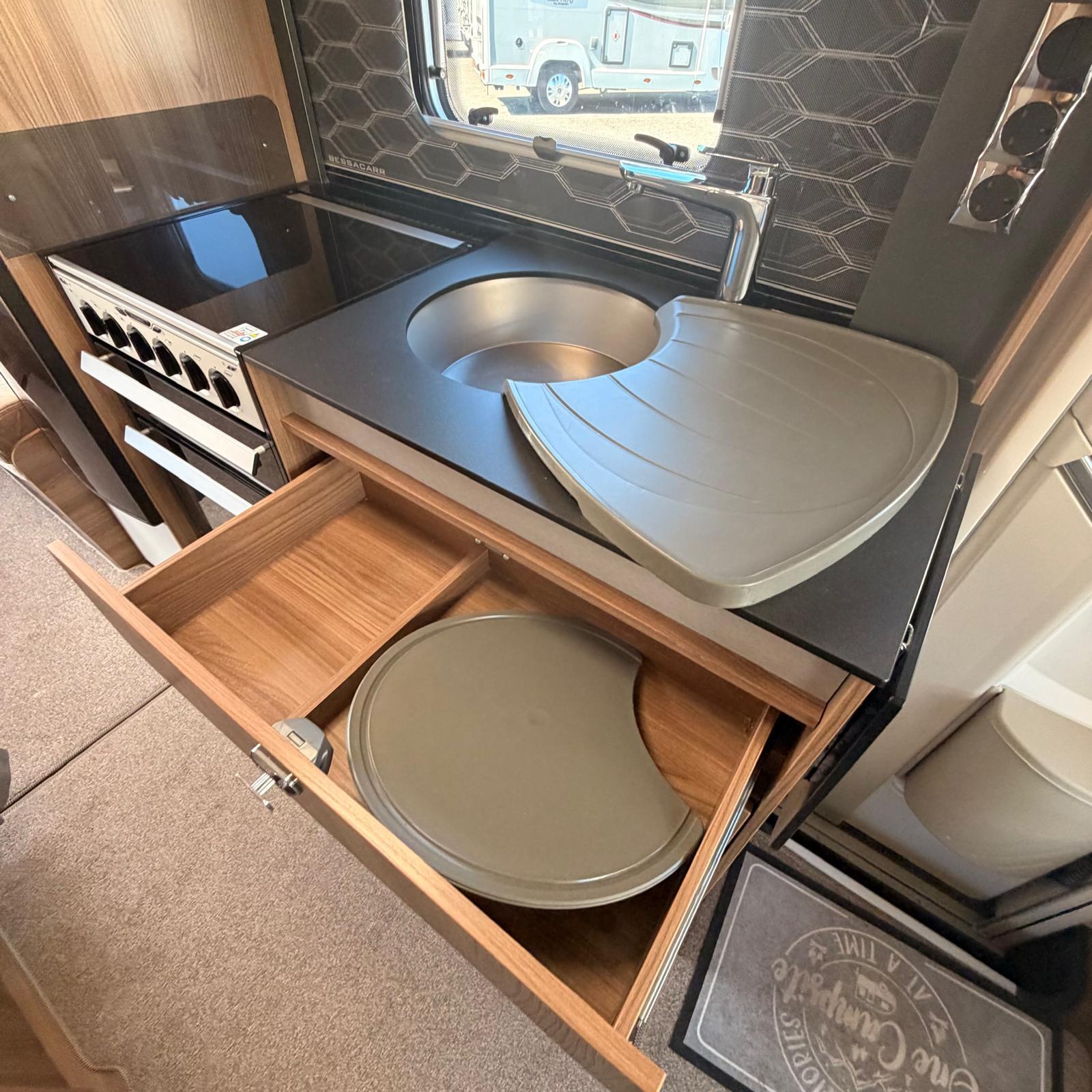 2018 Swift Bessacarr 596 6 berth 6 belted Automatic