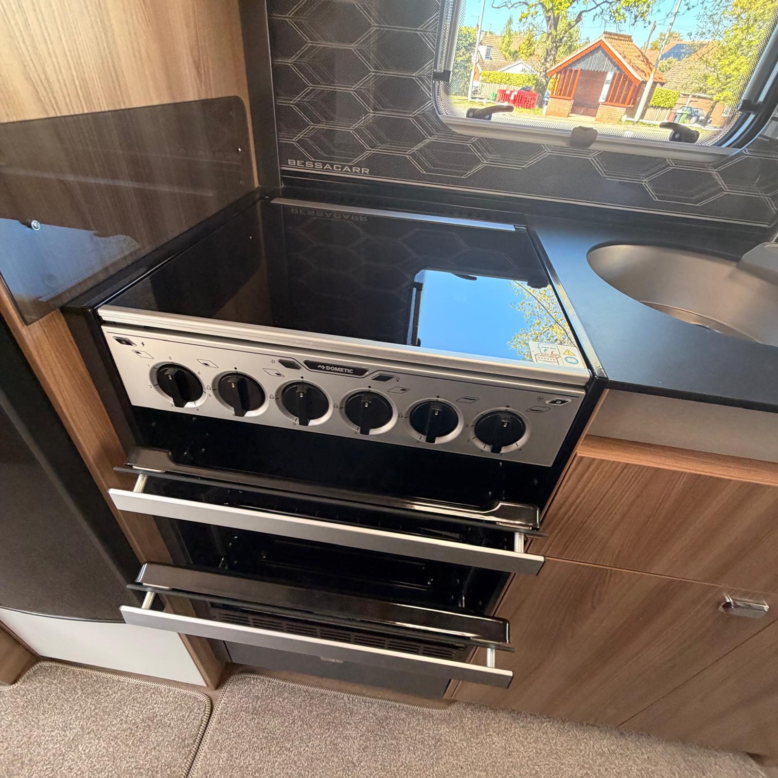 2018 Swift Bessacarr 596 6 berth 6 belted Automatic
