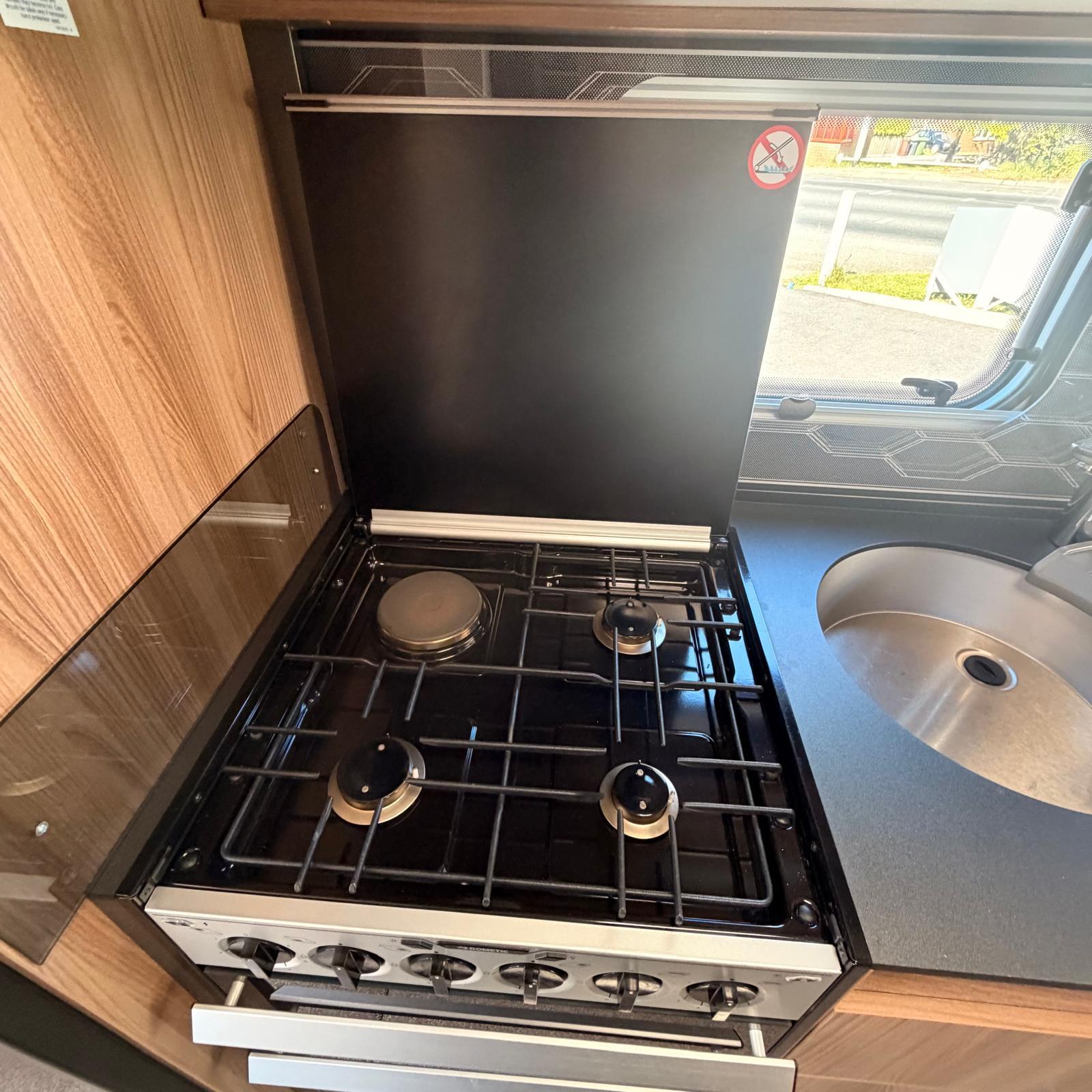 2018 Swift Bessacarr 596 6 berth 6 belted Automatic