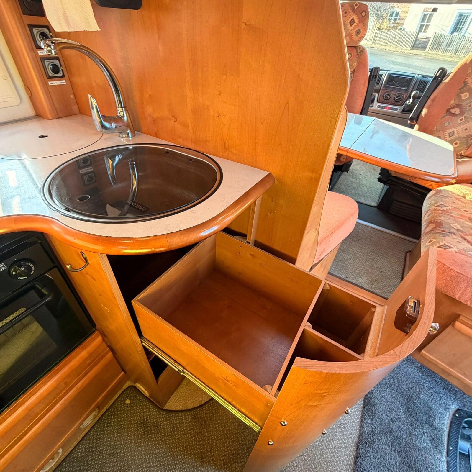 2008 Rapido 7065 4-Berth - 4 Belted Motorhome