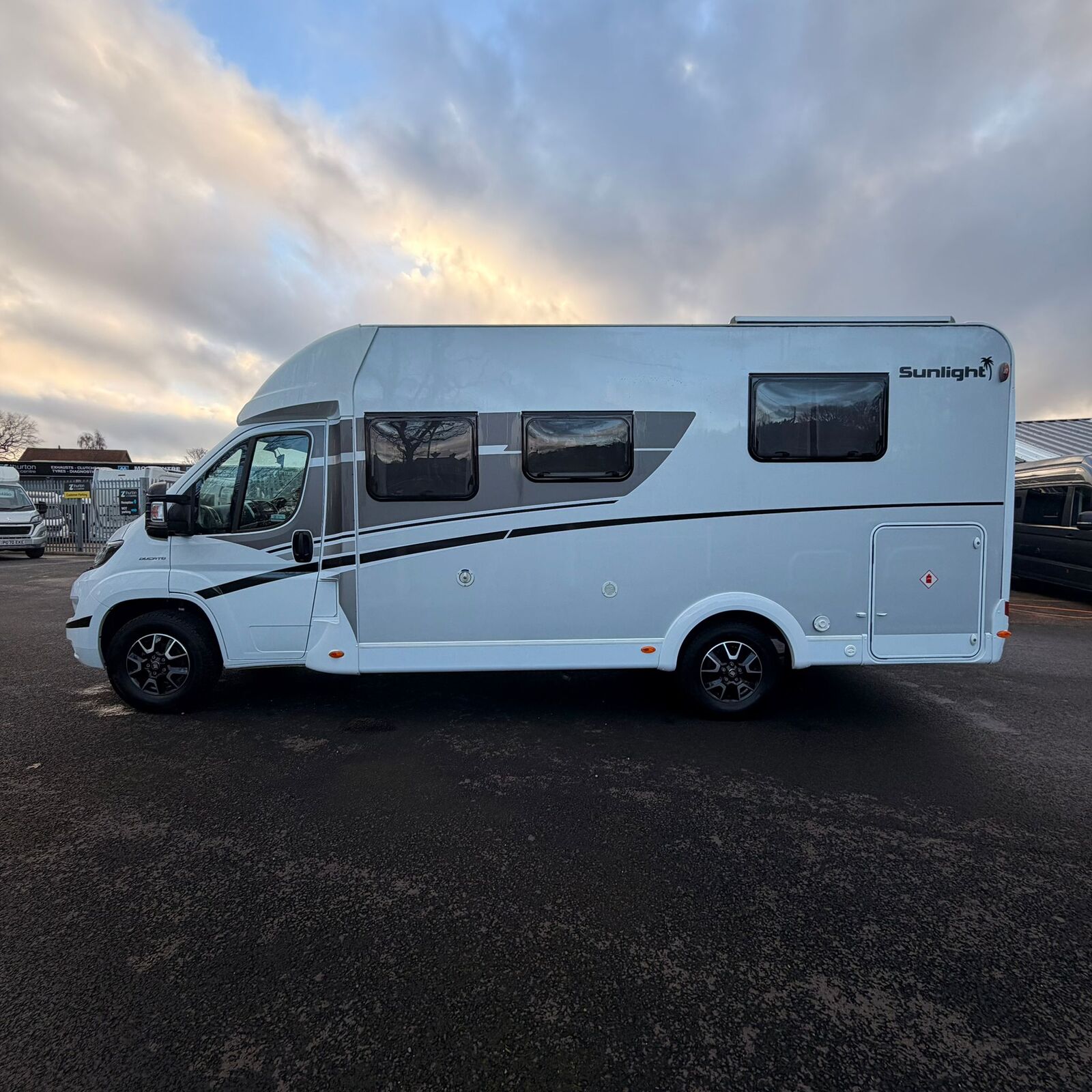 2022 Dethleffs Sunlight T69S 2 Berth Motorhome