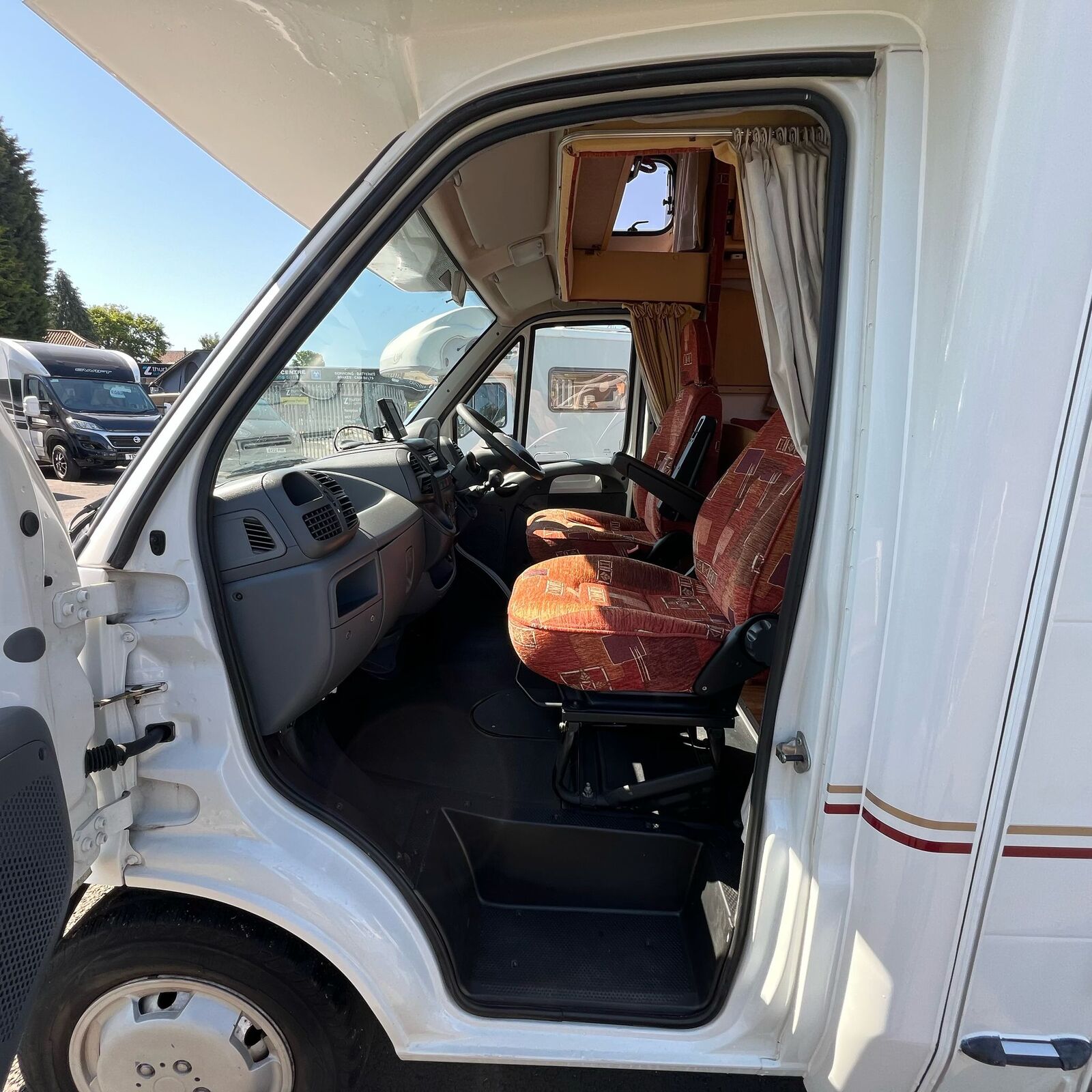 Elddis Sunseeker 100 4 Berth 4 Belted Motorhome