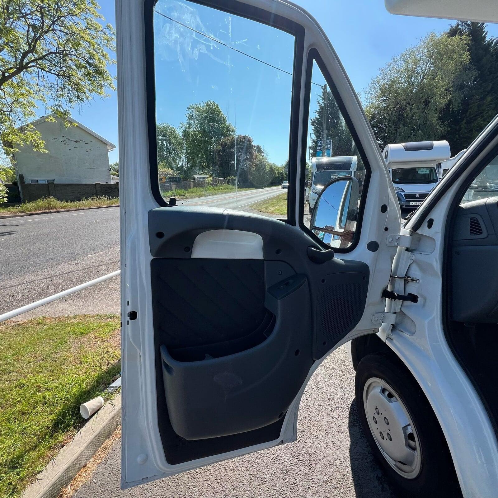 Elddis Sunseeker 100 4 Berth 4 Belted Motorhome