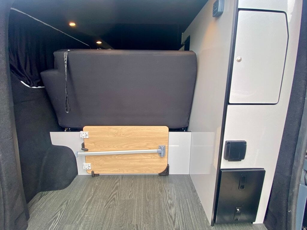 Renault Trafic Crusader LWB Sport Campervan