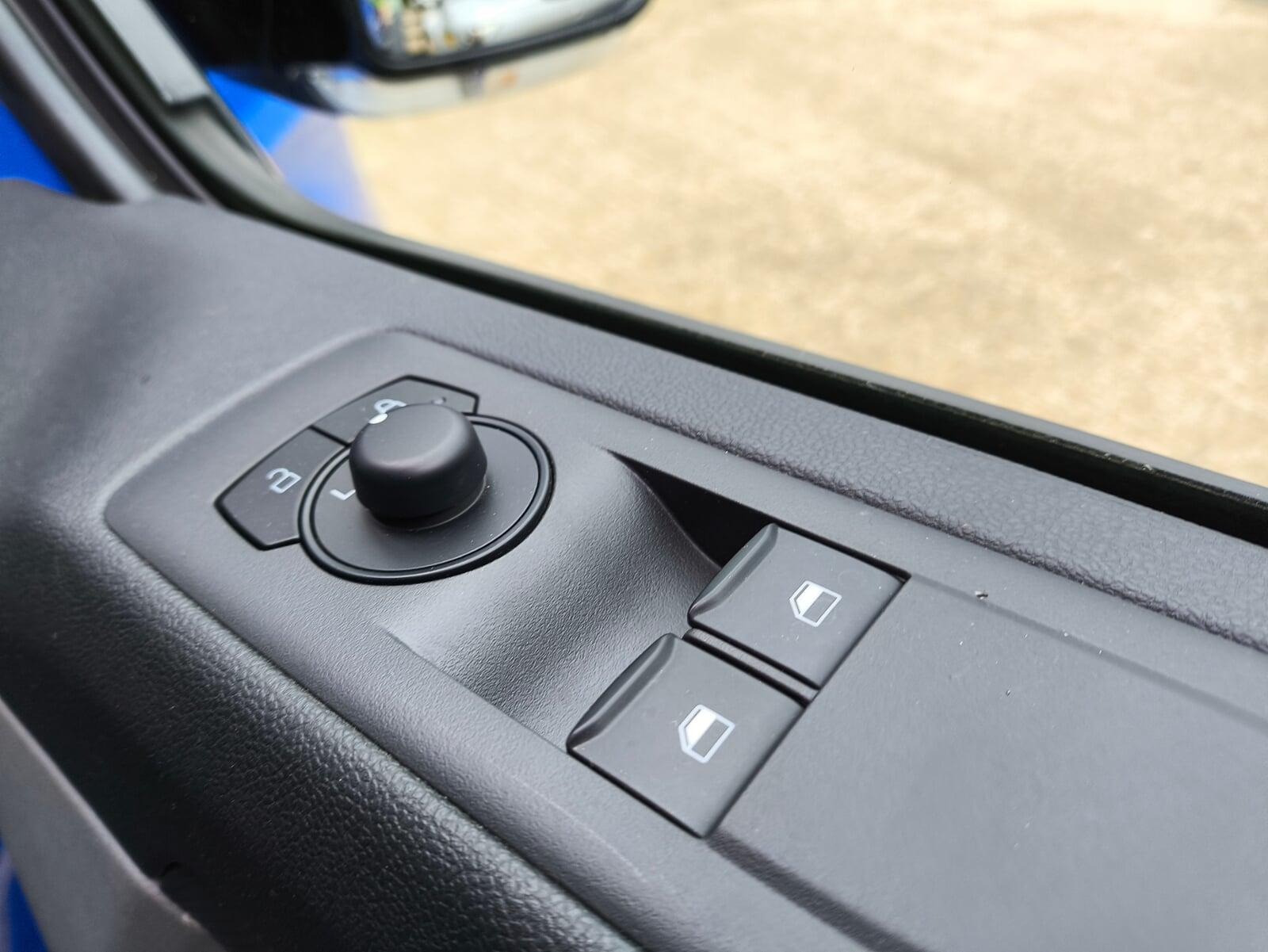 SVO Ultramarine Transit Custom Escape Apex Campervan